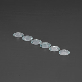 カラットの天然ライトブルーアクアマリン（5.1×3.1 mm・オーバルカット）