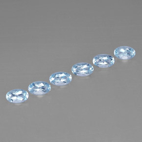 カラットの天然ライトブルーアクアマリン（5×3 mm・オーバルカット）