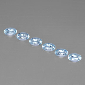 カラットの天然ライトブルーアクアマリン（5×3 mm・オーバルカット）