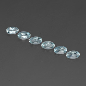 カラットの天然ライトブルーアクアマリン（5×3.1 mm・オーバルカット）