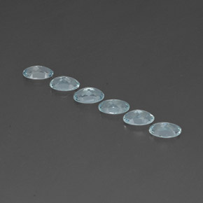 カラットの天然ライトブルーアクアマリン（5×3.1 mm・オーバルカット）