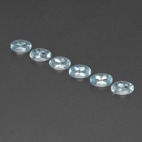 カラットの天然ライトブルーアクアマリン（5×3.2 mm・オーバルカット）
