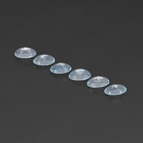 カラットの天然ライトブルーアクアマリン（5×3.1 mm・オーバルカット）