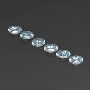 カラットの天然ライトブルーアクアマリン（5.1×3.1 mm・オーバルカット）