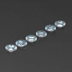 カラットの天然ライトブルーアクアマリン（5.1×3.1 mm・オーバルカット）