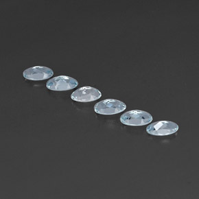 カラットの天然ライトブルーアクアマリン（5.1×3.1 mm・オーバルカット）