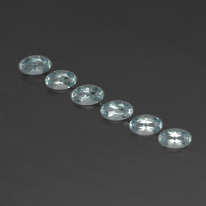 カラットの天然ライトブルーアクアマリン（5×3.1 mm・オーバルカット）