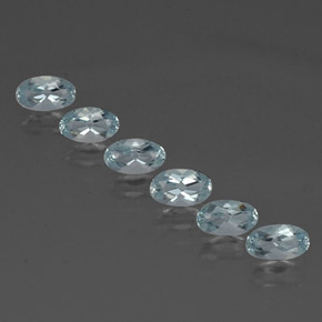 カラットの天然ライトブルーアクアマリン（5.1×3.1 mm・オーバルカット）