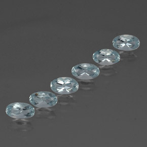 カラットの天然ライトブルーアクアマリン（5.1×3.1 mm・オーバルカット）