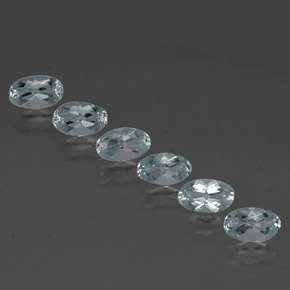 カラットの天然ライトブルーアクアマリン（5.1×3.1 mm・オーバルカット）