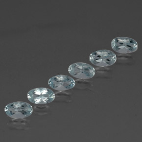 カラットの天然ライトブルーアクアマリン（5.1×3.1 mm・オーバルカット）