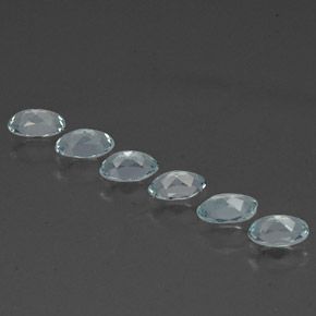 カラットの天然ライトブルーアクアマリン（5.1×3.1 mm・オーバルカット）