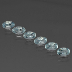 カラットの天然ライトブルーアクアマリン（5×3.1 mm・オーバルカット）