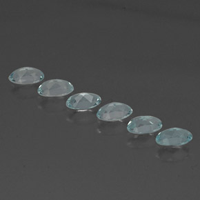カラットの天然ライトブルーアクアマリン（5×3.1 mm・オーバルカット）