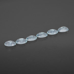 カラットの天然ライトブルーアクアマリン（5×3.1 mm・オーバルカット）