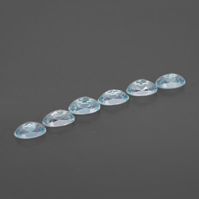 カラットの天然ライトブルーアクアマリン（5.1×3.1 mm・オーバルカット）