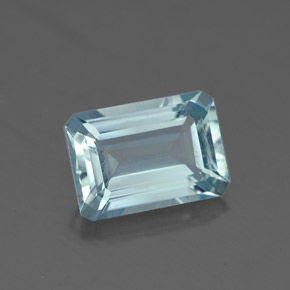 1.51カラットの天然ライトブルーアクアマリン（8.7×6.1 mm・エメラルドカット）