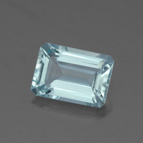 1.51カラットの天然ライトブルーアクアマリン（8.7×6.1 mm・エメラルドカット）