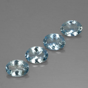 カラットの天然ライトブルーアクアマリン（7.1×5.2 mm・オーバルカット）
