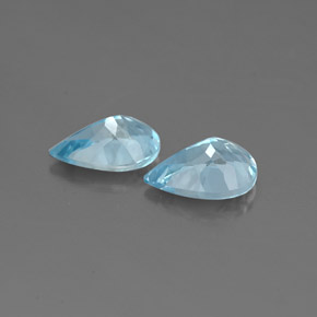 カラットの天然ライトブルーアクアマリン（7.1×5 mm・洋梨の形）
