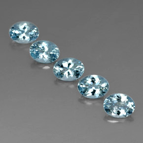 カラットの天然ライトブルーアクアマリン（8.1×6.1 mm・オーバルカット）
