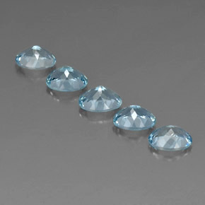 カラットの天然ライトブルーアクアマリン（8.1×6.1 mm・オーバルカット）