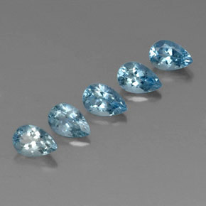 カラットの天然ライトブルーアクアマリン（6.2×4.2 mm・洋梨の形）