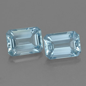カラットの天然ライトブルーアクアマリン（7.5×5.6 mm・エメラルドカット）