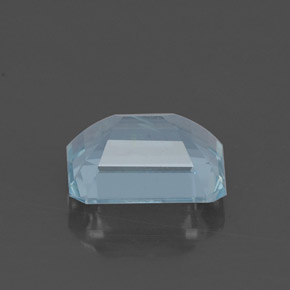 1.17カラットの天然ライトブルーアクアマリン（7.4×5.7 mm・エメラルドカット）