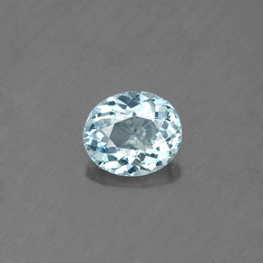 0.58カラットの天然ライトブルーアクアマリン（6.4×5.5 mm・オーバルカット）