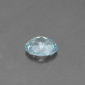 0.58カラットの天然ライトブルーアクアマリン（6.4×5.5 mm・オーバルカット）