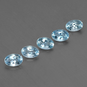 カラットの天然ライトブルーアクアマリン（6×4.1 mm・オーバルカット）