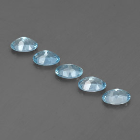 カラットの天然ライトブルーアクアマリン（6×4.1 mm・オーバルカット）