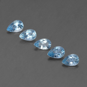 カラットの天然ライトブルーアクアマリン（6.1×4.1 mm・洋梨の形）