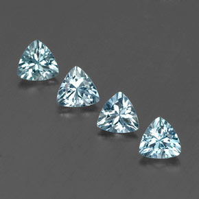カラットの天然ライトブルーアクアマリン（5.2×5.1 mm・トリリアント）