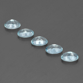 カラットの天然ライトブルーアクアマリン（6.1×4.2 mm・オーバルカット）