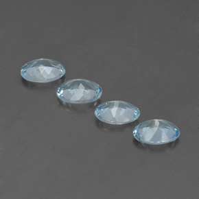 カラットの天然ライトブルーアクアマリン（7×5.1 mm・オーバルカット）