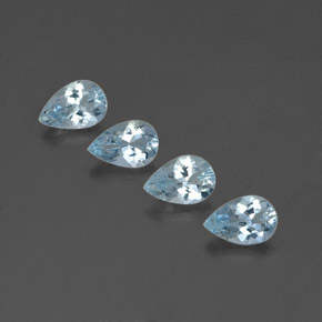 カラットの天然ライトブルーアクアマリン（6.1×4.2 mm・洋梨の形）