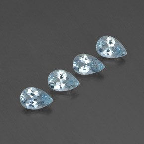 カラットの天然ライトブルーアクアマリン（6.1×4.2 mm・洋梨の形）