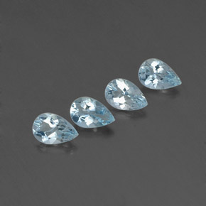 カラットの天然ライトブルーアクアマリン（6×4.1 mm・洋梨の形）