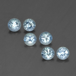 カラットの天然ライトブルーアクアマリン（4.24 mm・ラウンドカット）