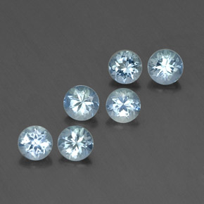 カラットの天然ライトブルーアクアマリン（4.24 mm・ラウンドカット）