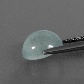 3.39カラットの天然ライトブルーグリーンアクアマリン（9.8×7.9 mm・透明）