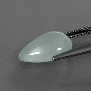 3.38カラットの天然ライトブルーグリーンアクアマリン（12.2×9.4 mm・透明）