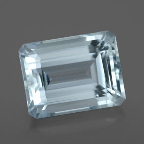 4.80カラットの天然ライトブルーアクアマリン（11.4×8.7 mm・エメラルドカット）