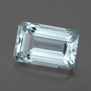 3.93カラットの天然ライトブルーアクアマリン（11.9×7.8 mm・エメラルドカット）