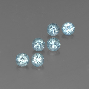 カラットの天然ライトブルーアクアマリン（4.15 mm・ラウンドカット）