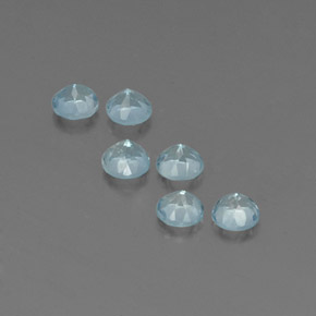 カラットの天然ライトブルーアクアマリン（4.15 mm・ラウンドカット）