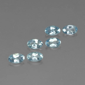 カラットの天然ライトブルーアクアマリン（5.1×3.2 mm・オーバルカット）