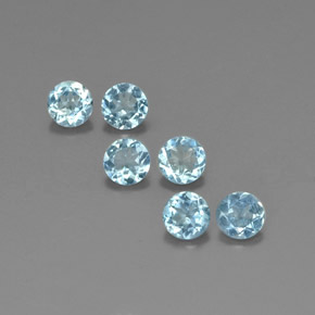 カラットの天然ライトブルーアクアマリン（4.10 mm・ラウンドカット）